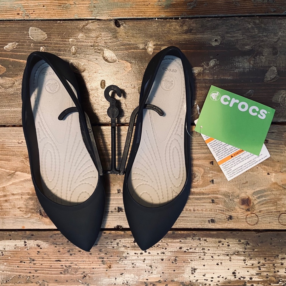 NWT Crocs Women’s Size 6 Rio Flat Slip-ons Black